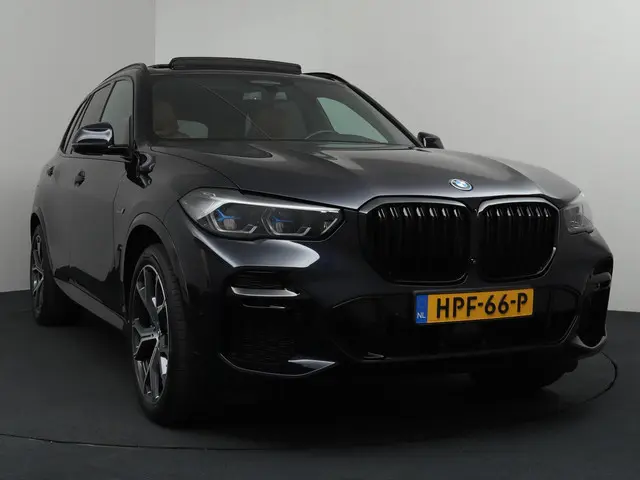 BMW X5 xDrive45e High Executive 2022 Hybride Benzine 55