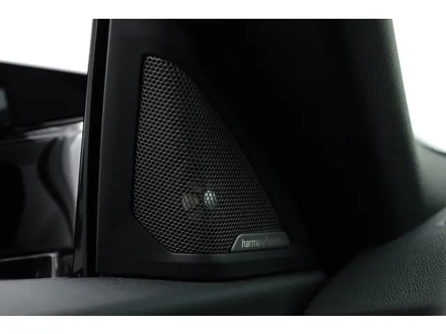 BMW 2 Serie Coupé M240i xDrive 375pk 2023 Benzine 11