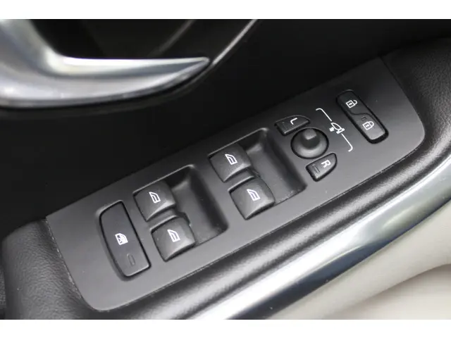 Volvo V40 1.6 T4 Summum Automaat 2013 Benzine 11