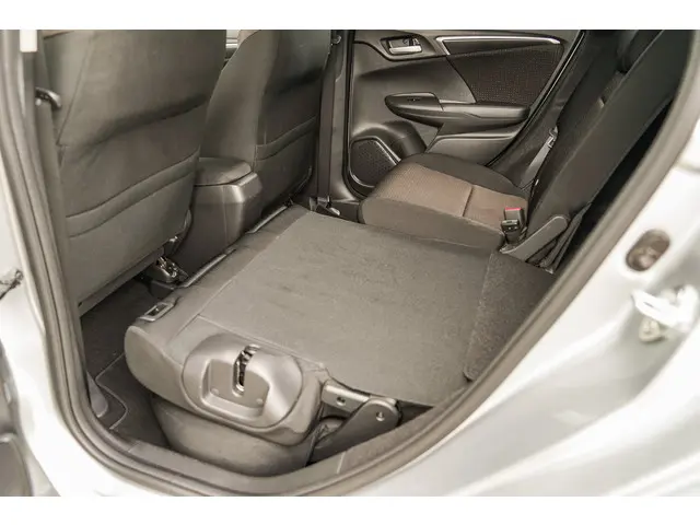 Honda Jazz 1.3i VTEC ELEGANCE 2017 Benzine 44