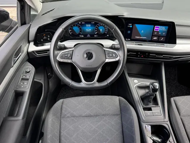 Volkswagen Golf 1.0 TSI LIFE 2023 Benzine 5