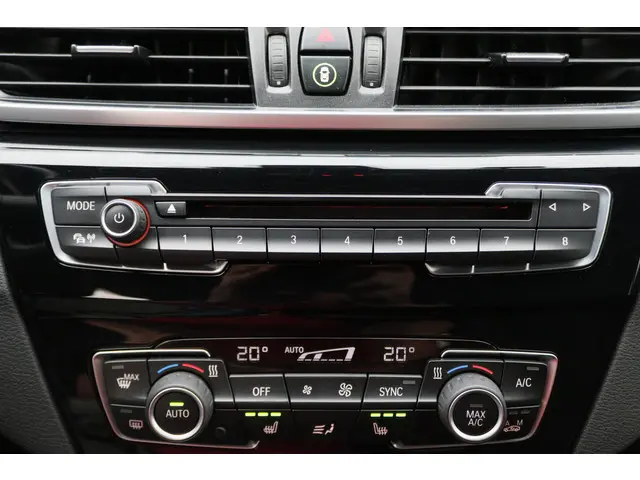 BMW X1 sDrive18i High Executive Automaat 2017 Benzine 47
