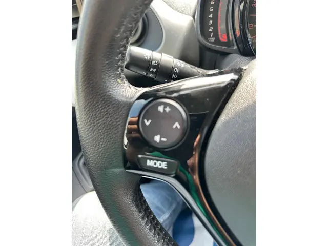 Toyota Aygo 1.0 VVT-i x-play 2016 Benzine