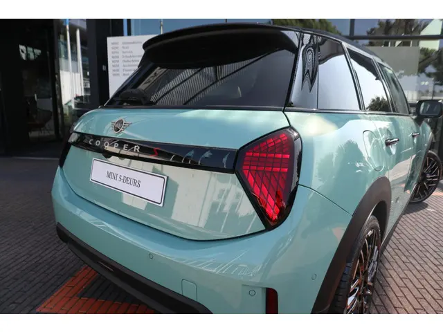 MINI 5-Deurs S 2025 Benzine 5
