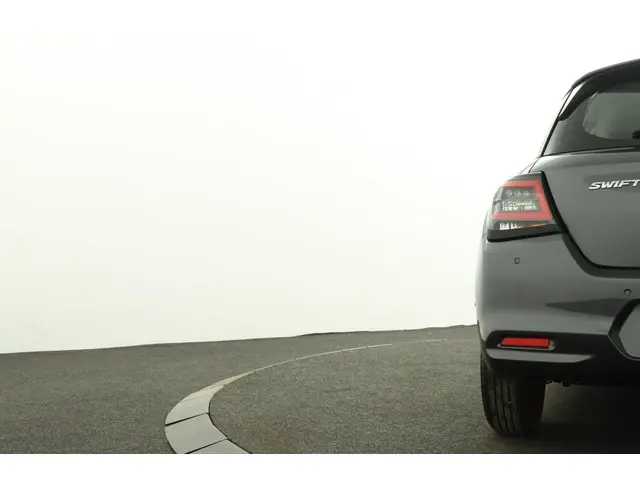 Suzuki Swift 1.2 Comfort Smart Hybrid 2025 Benzine 42