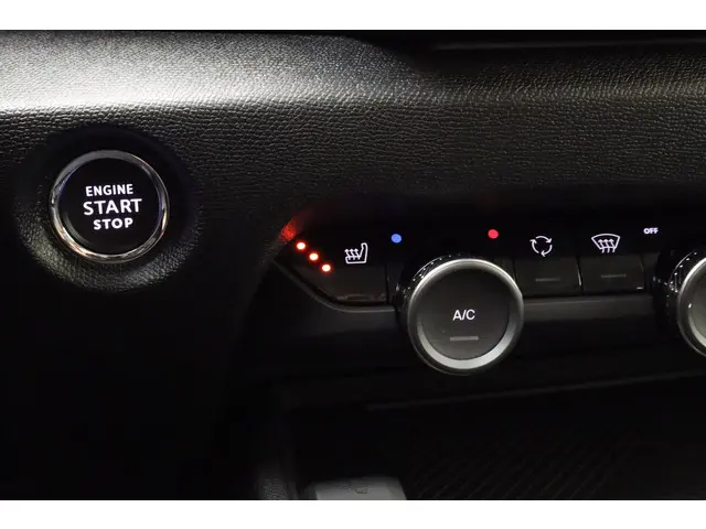 Citroën C4 1.2 Hybrid 145pk Collection 2025 Benzine 30