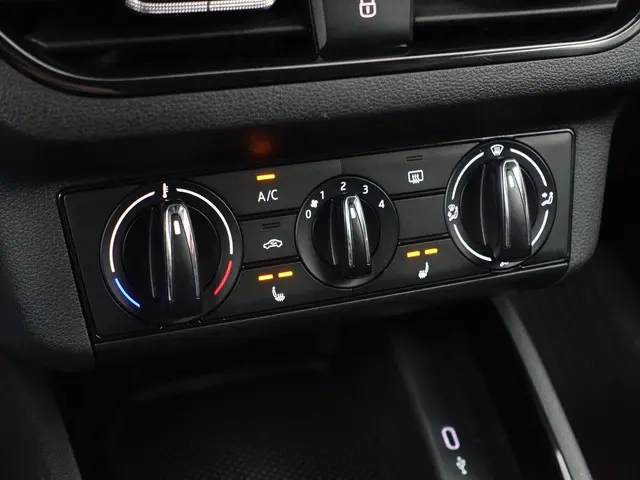 Škoda Kamiq 1.0 TSI Sport Business Aut- 2023 Benzine 12