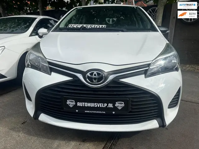 Toyota Yaris 1.0 VVT-i Access 2015 Benzine