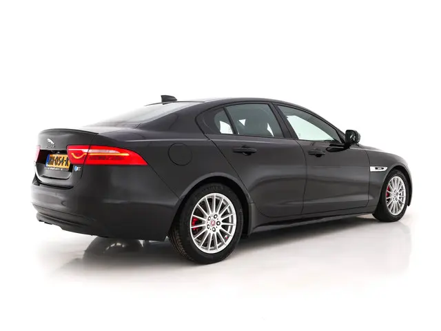 Jaguar XE 2.0 D R-Sport-Pack 2017 Diesel 6