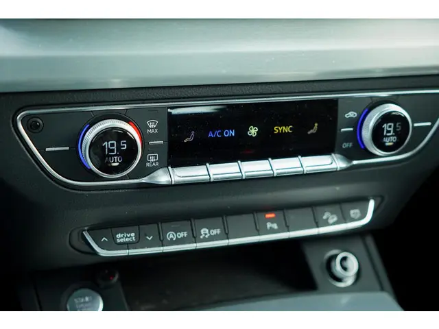 Audi Q5 2.0 TFSI quattro Launch Edition 2017 Benzine 52