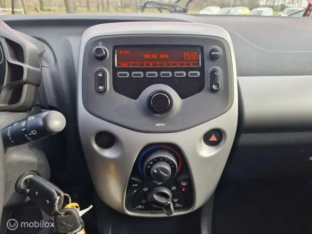Peugeot 108 1.0 VTi Active Automaat ! 2014 Benzine 25