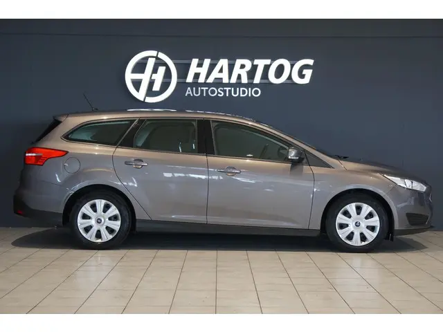 Ford Focus Wagon 1.0 + STOEL/STUURVERWARMING 2016 Benzine 6