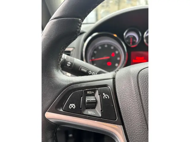 Opel Astra Sports Tourer 1.4 Turbo Cosmo 2012 Benzine 8