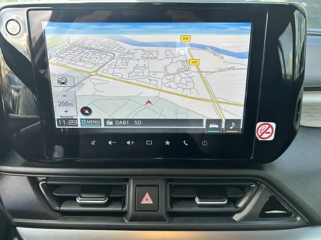 Suzuki Swift 1.2 Style Smart Hybrid 2025 Benzine 15