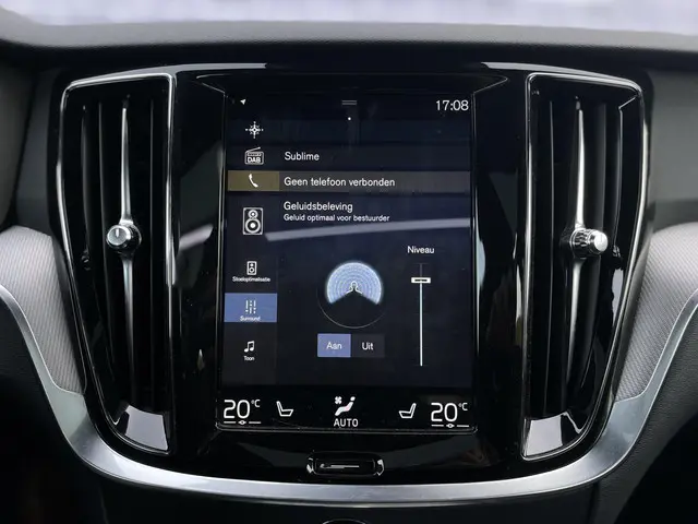 Volvo V60 2.0 T5 R-Design 2019 Benzine 25