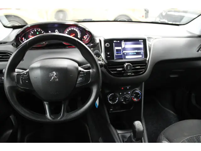 Peugeot 208 1.4 VTi Active 2012 Benzine 9