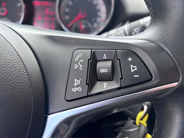 Opel ADAM 1.4 Glam 2014 Benzine 28