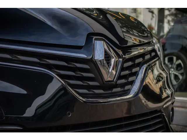 Renault Scénic TCe 130 Bose 2017 Benzine 28