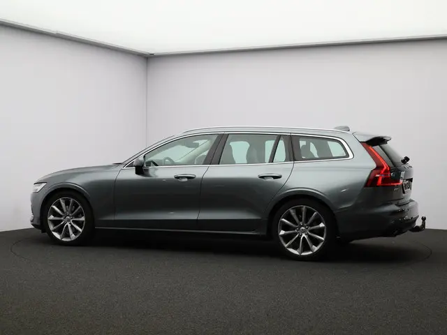 Volvo V60 2.0 T4 Momentum Pro 2019 Benzine 26
