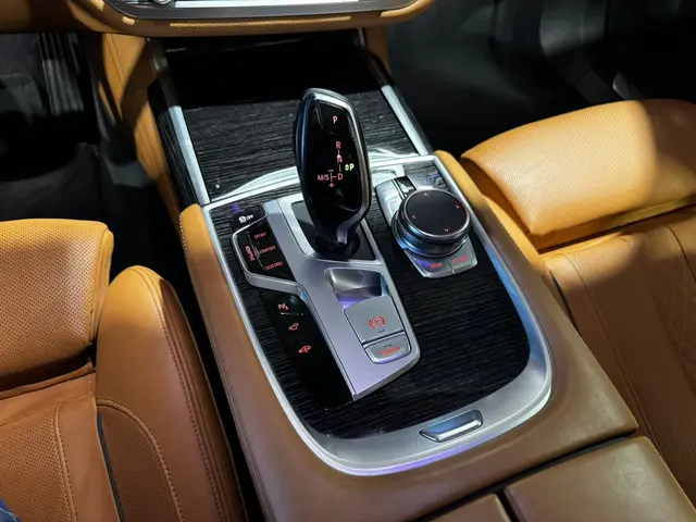 BMW 7 Serie 750i xDrive 2017 Benzine 39
