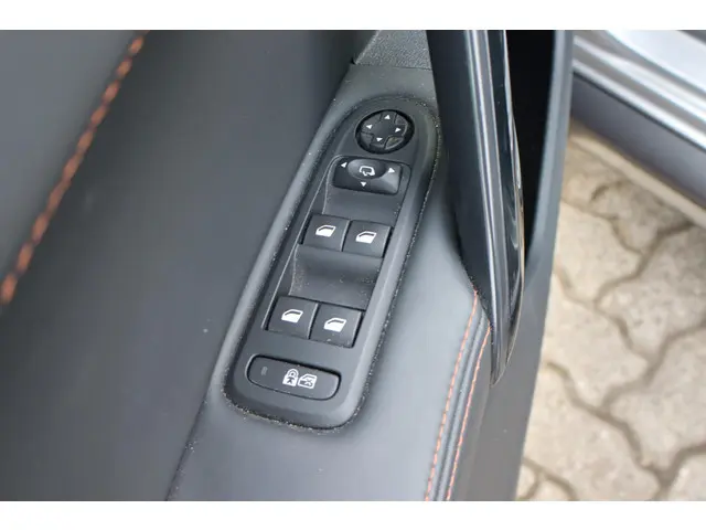Peugeot 508 RXH 2.0 HDi HYbrid4 2017 Hybride Diesel 23