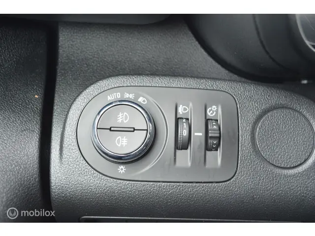 Opel Combo 1.5D L1H1 Edition 2020 Diesel 14