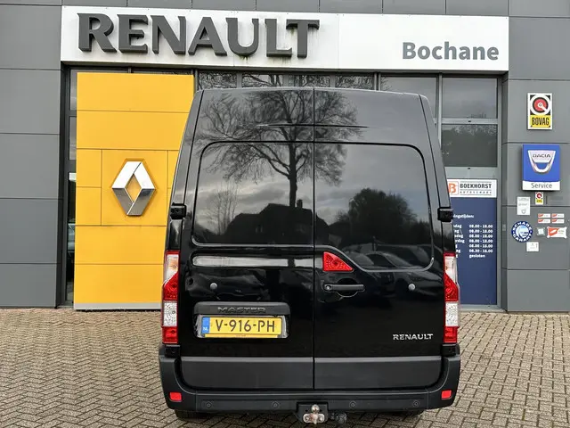 Renault Master T33 2.3 dCi 130 L2H2 2018 Diesel 9