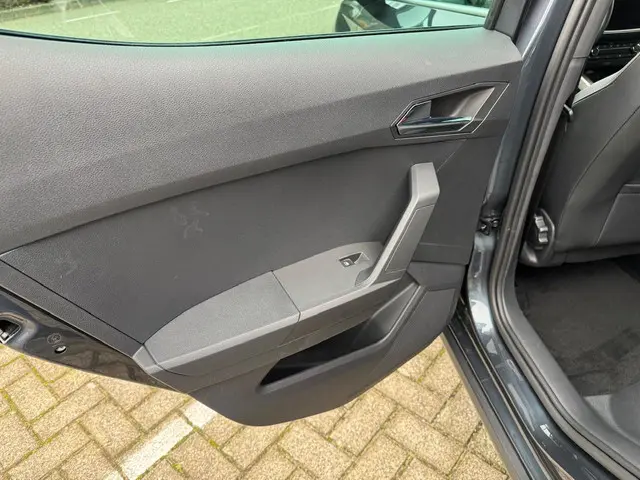 SEAT Arona 1.0 TSI Xcellence 2021 Benzine 32