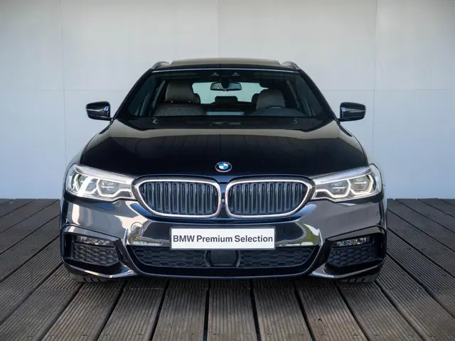 BMW 5 Serie Touring 530i 2019 Benzine