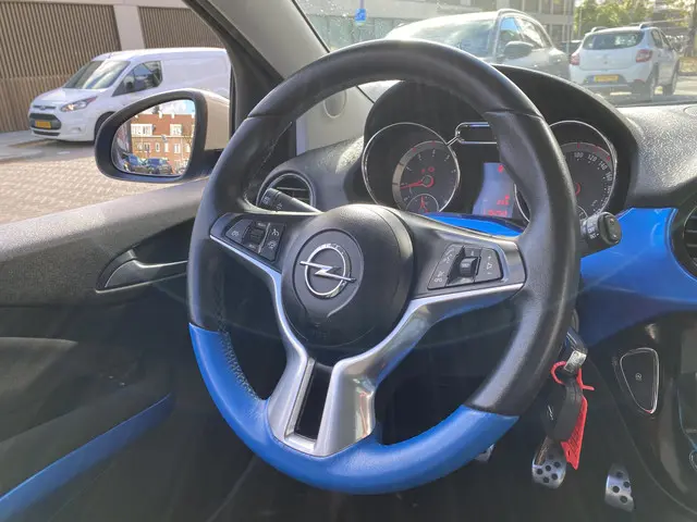 Opel ADAM 1.2 2016 Benzine 12