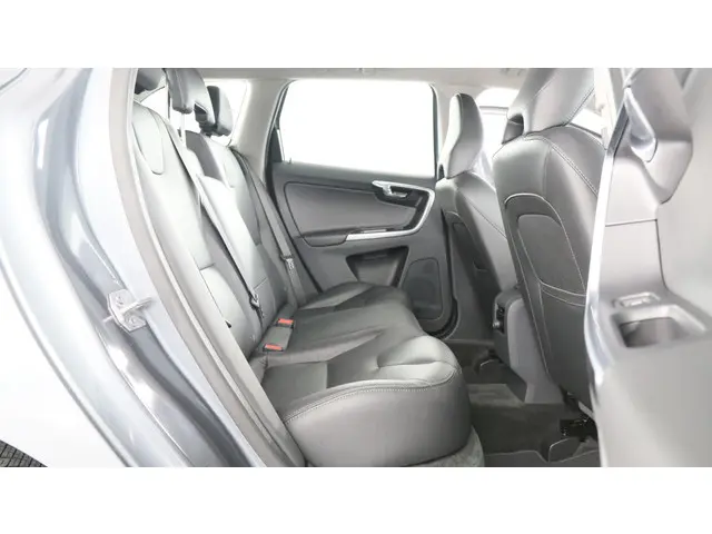 Volvo XC60 2.0 T5 FWD Nordic+ 2016 Benzine 35