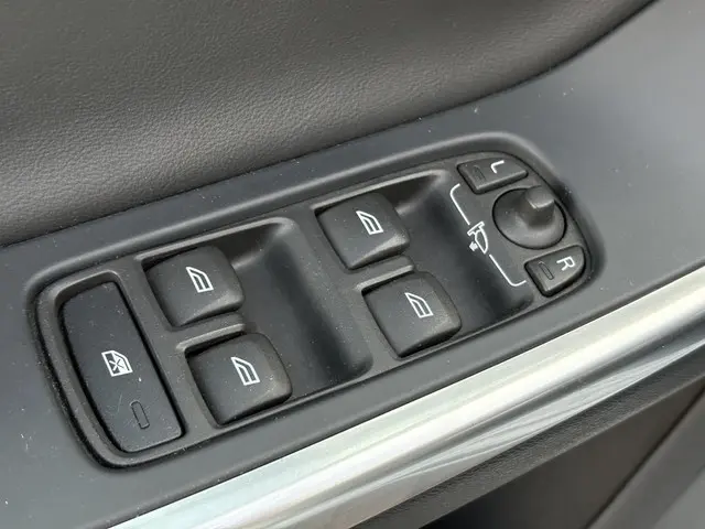 Volvo V60 2.0 T3 R-Design 2017 Benzine 9