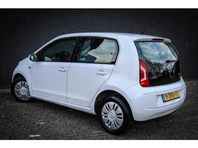 Volkswagen up! 3