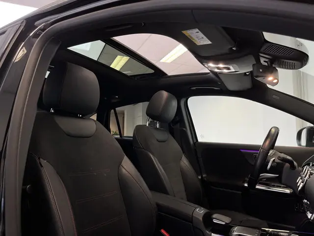 Mercedes-Benz GLA 250 e AMG Line 2020 Hybride Benzine 17