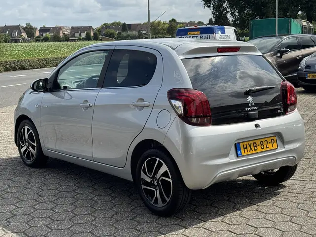 Peugeot 108 1.0 e-VTi Allure 2019 Benzine 5