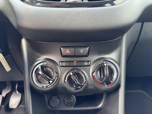 Peugeot 208 1.2 PureTech Blue Lion 2017 Benzine 33