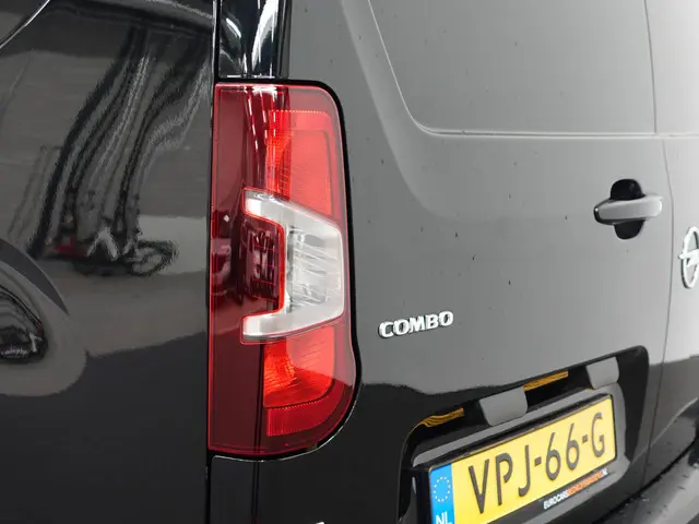 Opel Combo 130pk Automaat L2H1 Edition 2022 Diesel 9