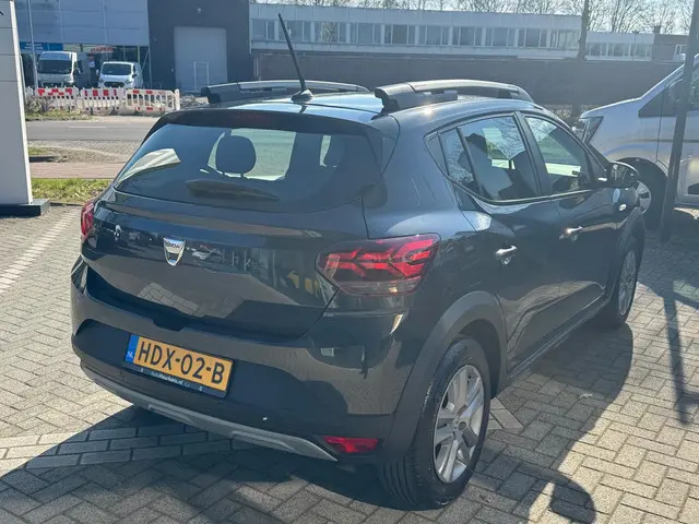 Dacia Sandero Stepway TCe 90 Comfort 2022 Benzine 4