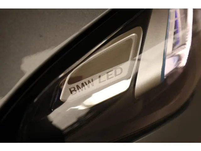 BMW 3 Serie Sedan 330e 2023 Hybride Benzine 14