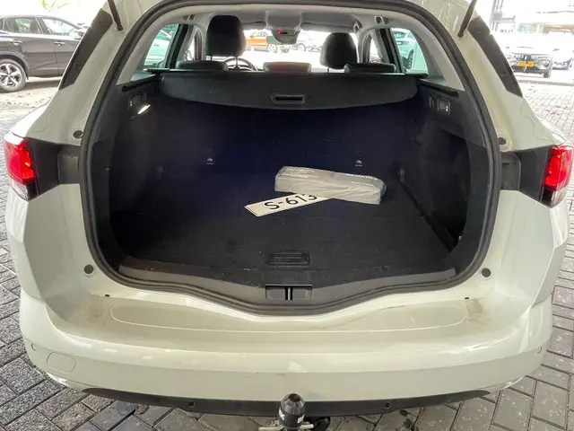 Renault Mégane Estate 1.3 TCe 140 EDC Techno 2023 Benzine 9