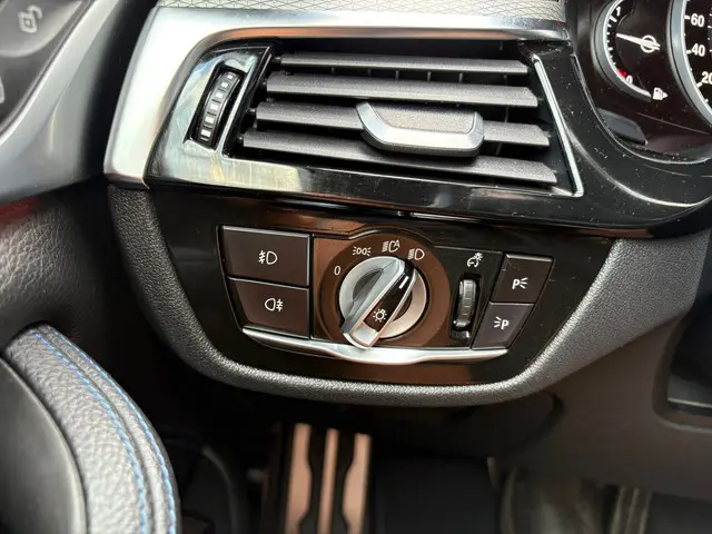 BMW 5 Serie Touring 520i High Executive 2018 Benzine 17