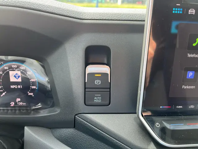 Volkswagen Crafter 35 2.0 TDI L4H3 2024 Diesel 24