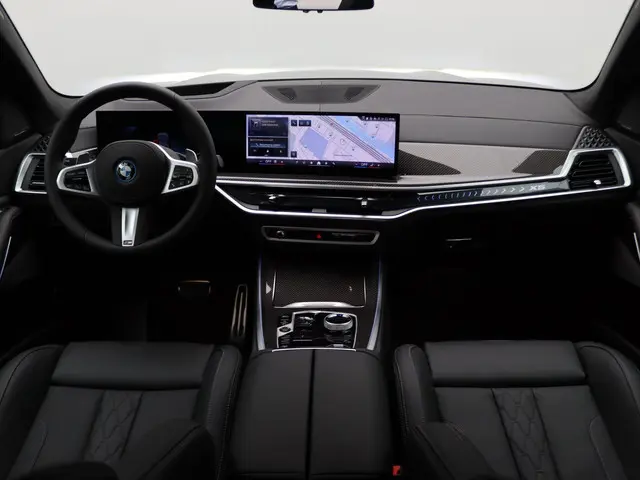 BMW X5 xDrive50e 2025 Hybride Benzine 7