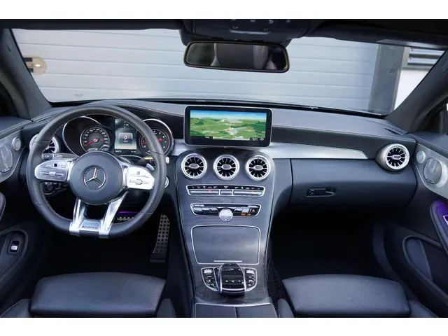 Mercedes-Benz C-Klasse C300 coupé AMG line 2016 Benzine 6