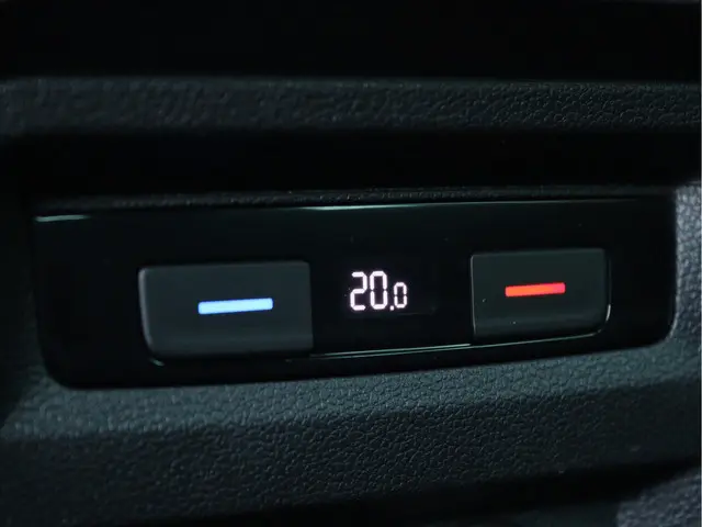 Volkswagen Tiguan 2.0 TSI 4Motion Highline 2017 Benzine 33