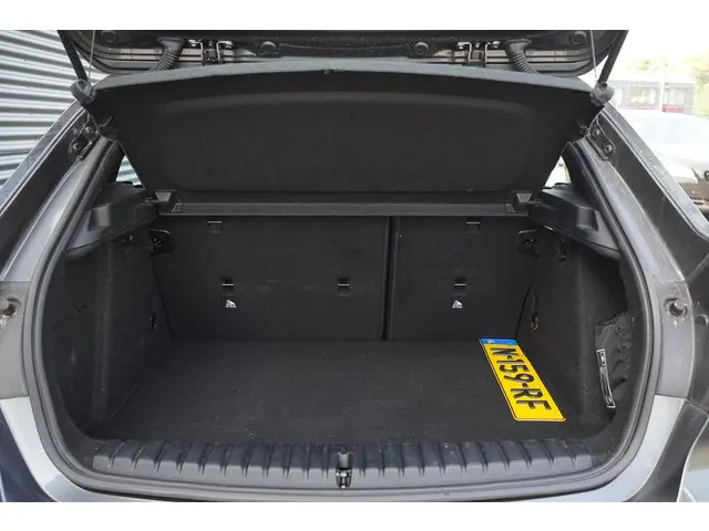 BMW 1 Serie 118i High Executive 2021 Benzine 9