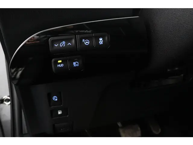 Toyota Prius 1.8 Plug-in Executive 2019 Hybride Benzine 29