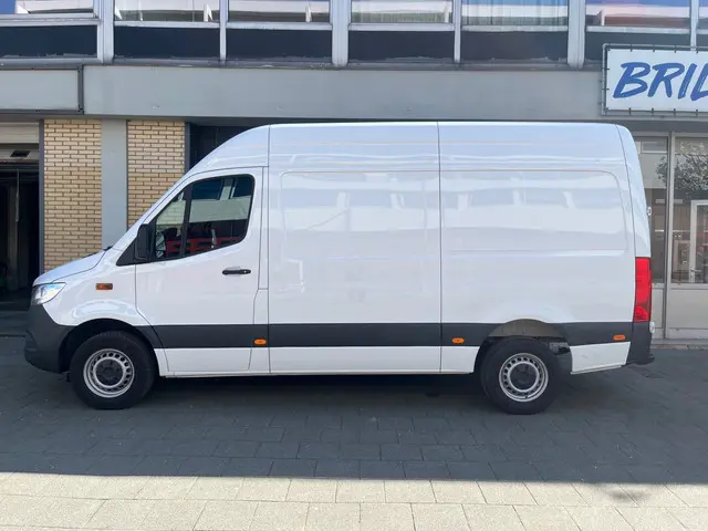 Mercedes-Benz Sprinter 317 1.9 CDI L2H2 2022 Diesel