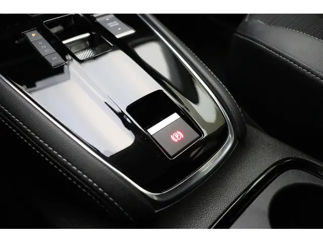 Opel Grandland 1.2 Turbo Level 3 2024 Benzine 30