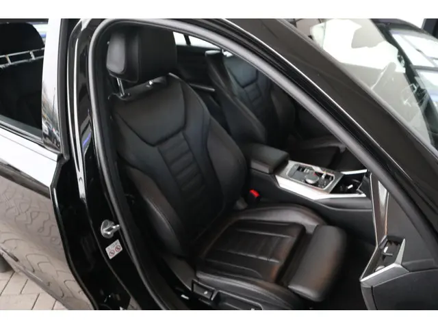 BMW 3 Serie Touring 318i 2024 Benzine 16
